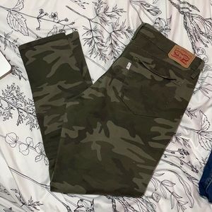 Camo Levi’s